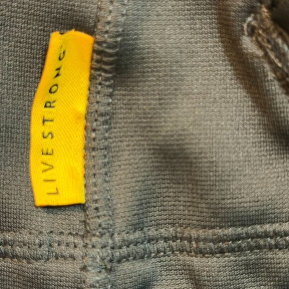 TWO Nike Therma Fit Hoodies - SIZE SM/MED - 1 Grey and 1 Blue - Picture 4 of 9